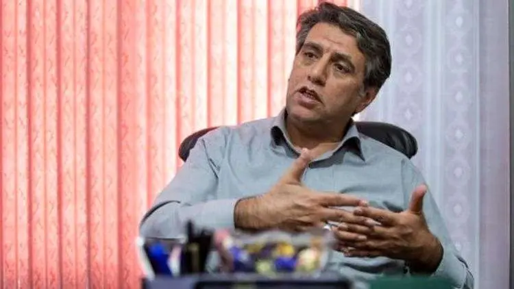 احمدینژاد با روشهای پوپولیستی دنبال موجسواری است