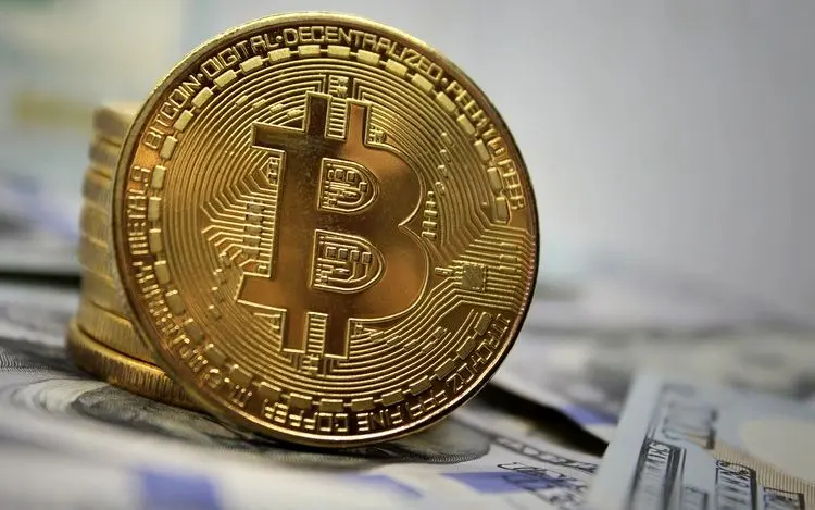 بیت کوین حالا از طلا هم ارزشمند‌تر است!