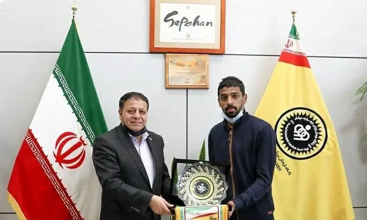(عکس) یک سپاهانی جدا شد
