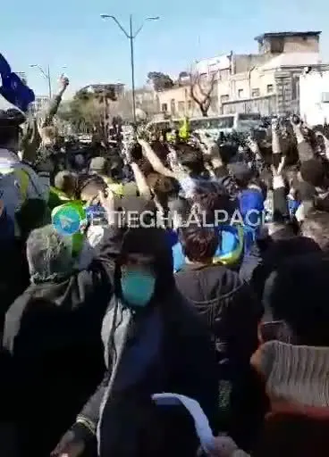 (ویدیو) شعار هواداران استقلال علیه آذری جهرمی