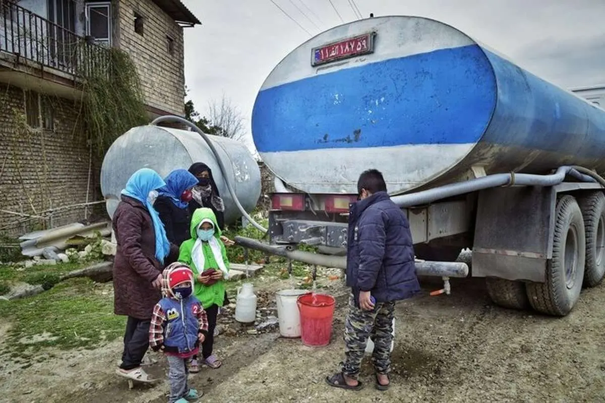 (تصاویر) آبرسانی با تانکر به روستای ابراهیم آباد گرگان