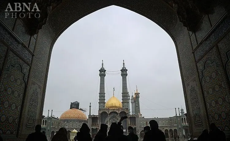 (تصاویر) بارش نخستین برف زمستانی در قم
