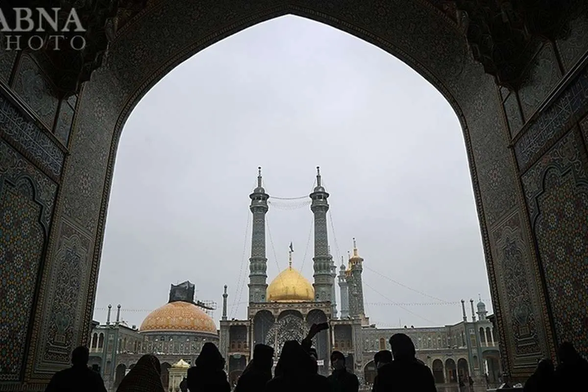 (تصاویر) بارش نخستین برف زمستانی در قم