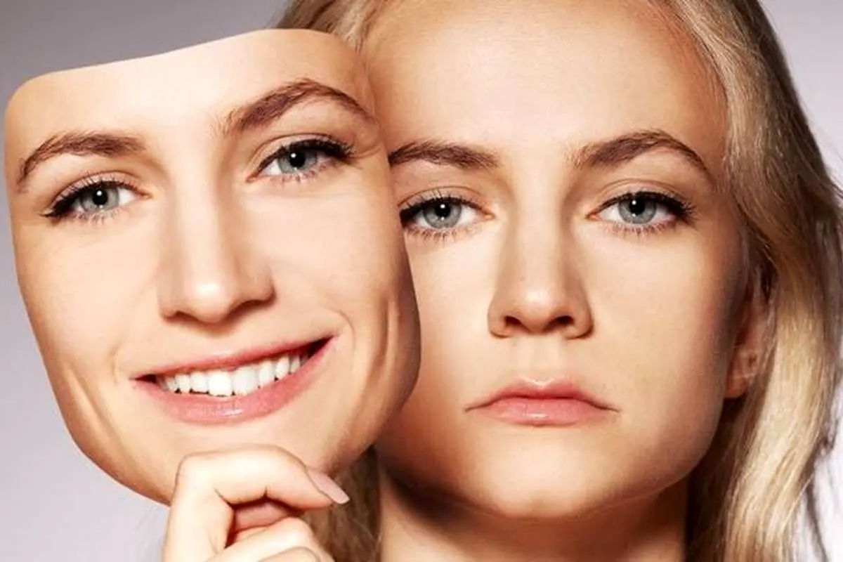 تظاهر به خوشحالی نکنید؛ مثبت گرایی سمی چیست و چکار باید بکنیم؟