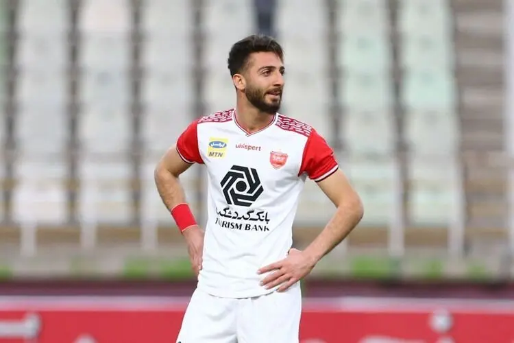 تنبیه مهاجم پرسپولیس بعد از عکس با منصوریان!