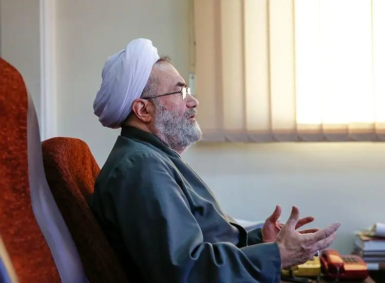 حمله کیهان به مسیح مهاجری: امثال او باید عذرخواهی کنند