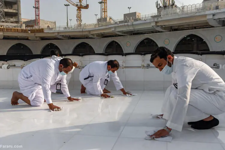 (ویدئو) بام خانه خدا چگونه تمیز می‌شود؟