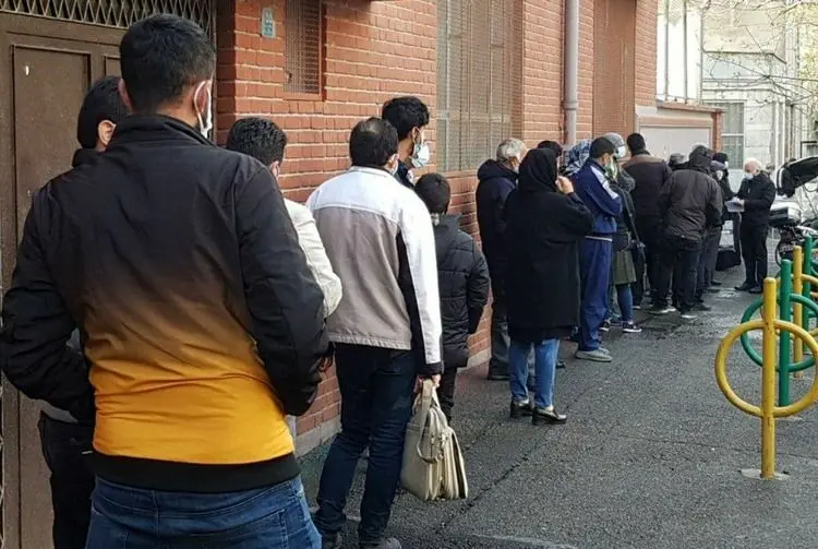 (تصویر) صف دیدار با احمدی‌نژاد!