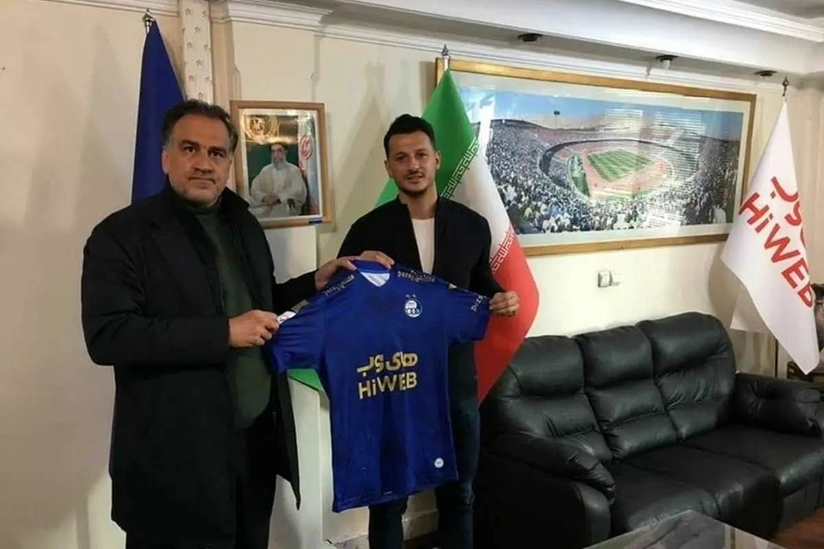بمب جدید را استقلال ترکاند؛ مهاجم گلنزن پرسپولیس آبیپوش شد!