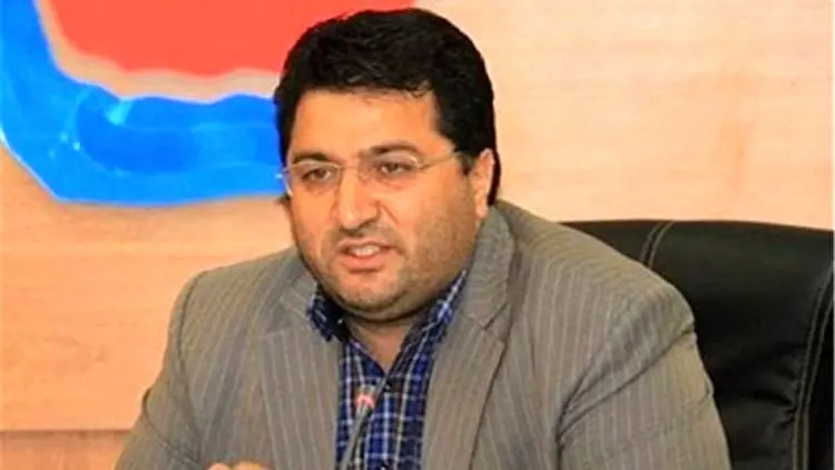 (ویدئو) حضور ناگهانی فرزند یک مسئول در مصاحبه زنده