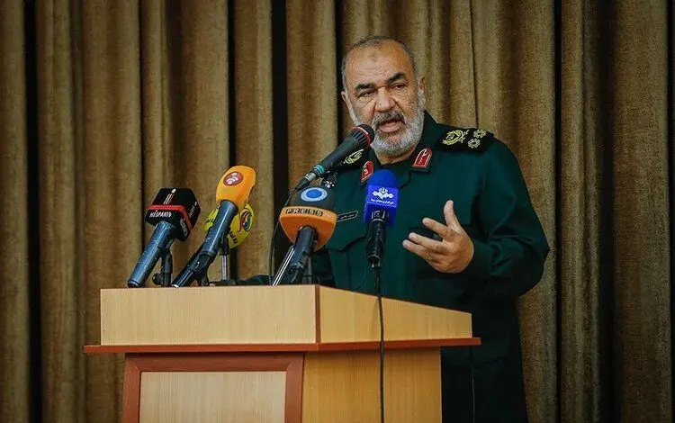 سردار سلامی: بارها تا لبه جنگ پیش رفته‌ایم