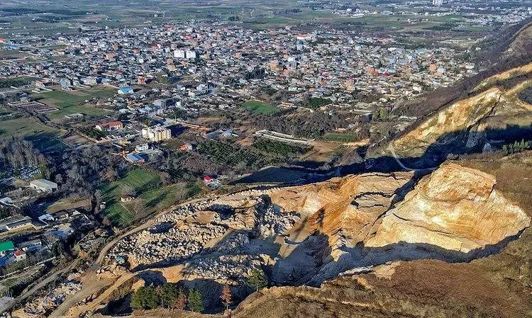 (تصاویر) کوه خواران سیری ناپذیر