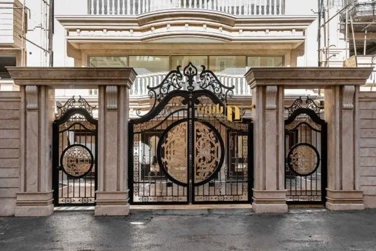 بهترین رنگ برای درب ورودی ساختمان کدام است؟