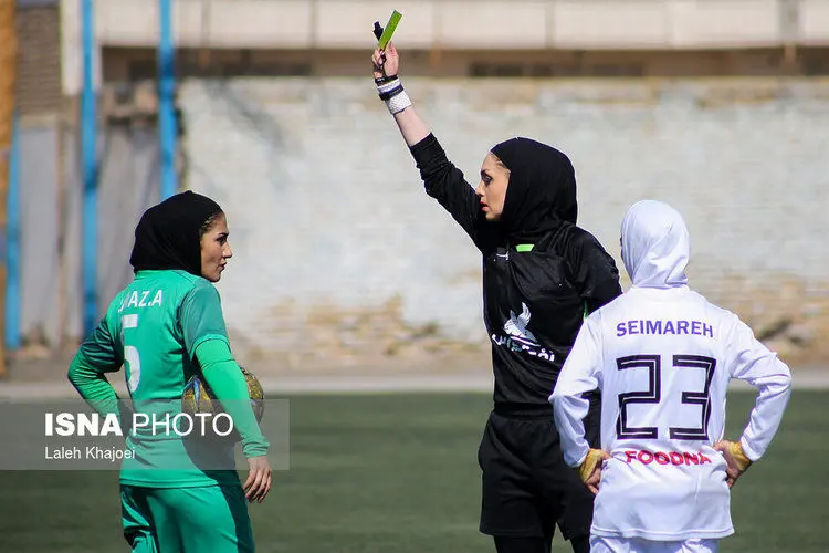 چرا داور مرد فوتبال زنان را قضاوت کرد؟