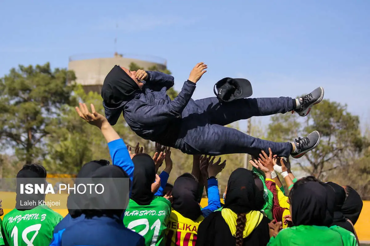 (تصاویر) قهرمانی شهرداری سیرجان در لیگ برتر فوتبال بانوان