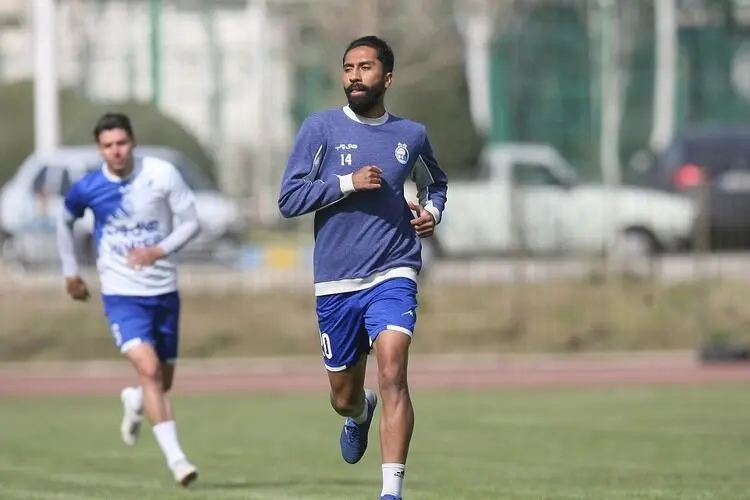 یک استقلالی رسماً جدا شد