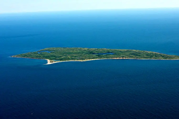 جزیره مرموز در آمریکا