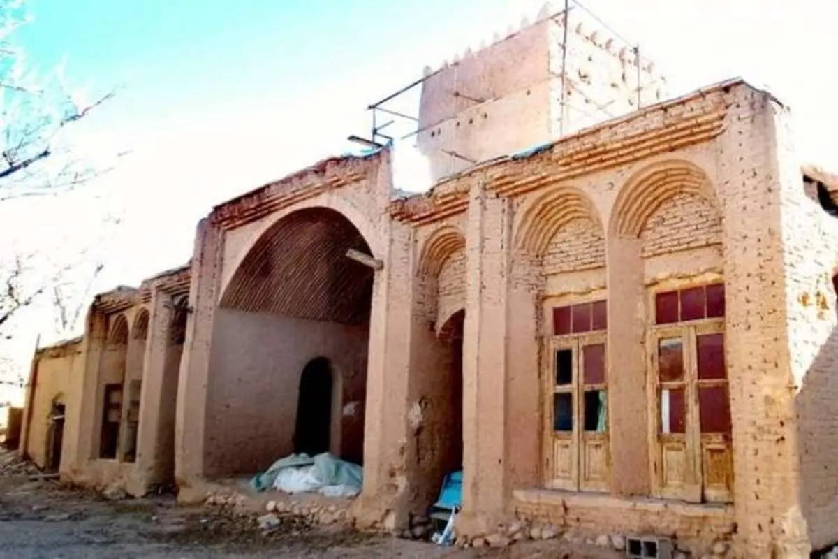 اسلامی ندوشن باغ و خانه پدریاش را وقف کرد