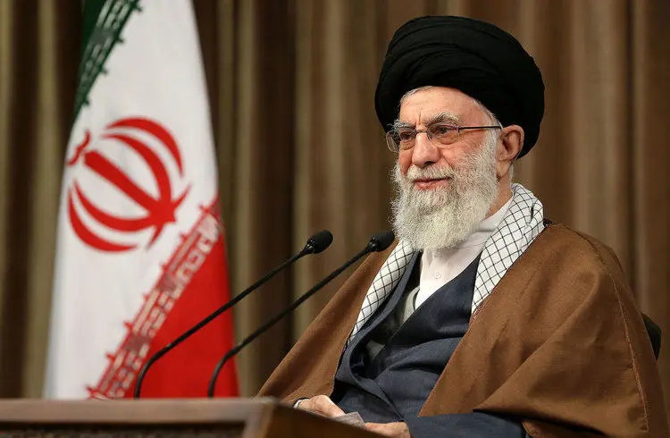 مسئولان اقتصاد کشور را به رفع تحریم گره نزنند