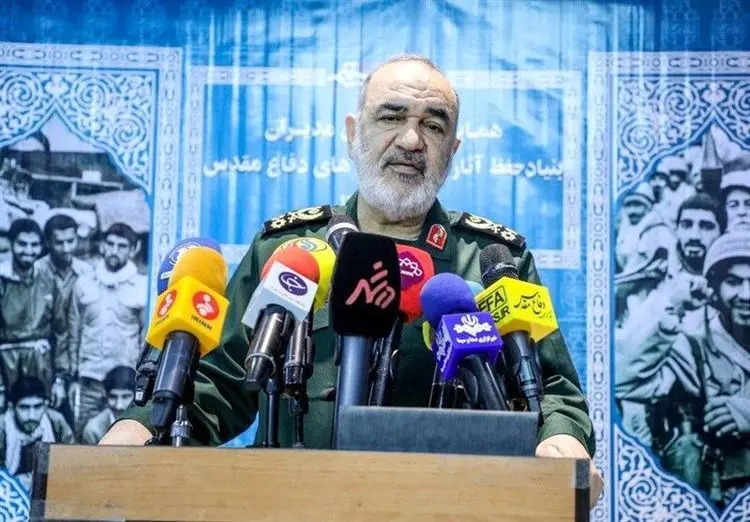 فرمانده سپاه: فضای مجازی را از ولنگاری رها خواهیم ساخت