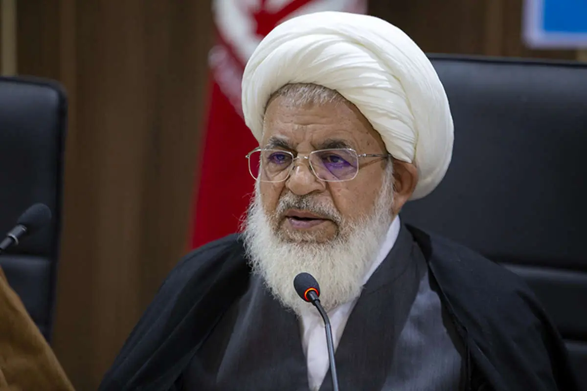 امام جمعه یزد: فرزندآوری راه نجات کشور است