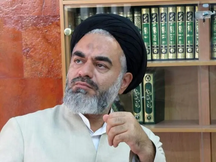 امام جمعه اصفهان: مرد را مرد و زن را زن درمان کند تا از فحشا جلویگری شود