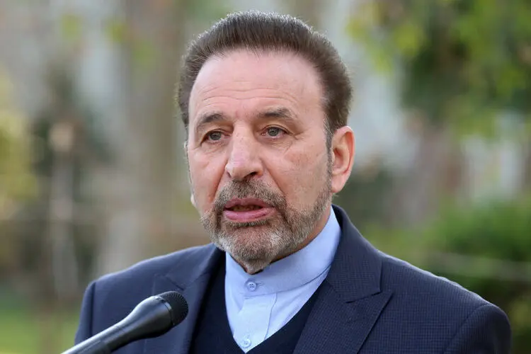 انتقاد واعظی از محسن رضایی