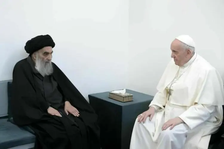 (ویدئو) لحظه خداحافظی آیت‌الله سیستانی با پاپ فرانسیس
