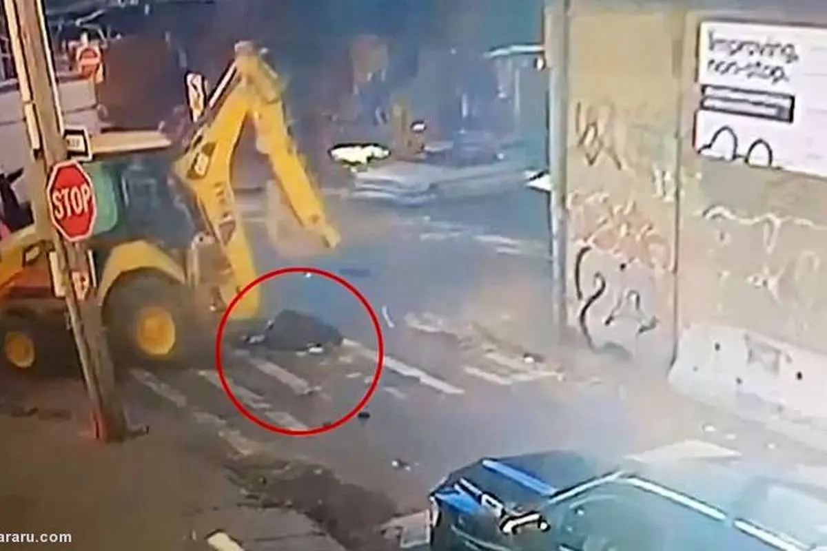 (ویدئو) مرگ پرستار بر اثر اصابت بیل بولدوزر به سرش