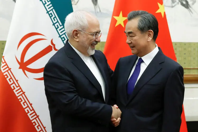 اهداف سفر وزیر امور خاجه چین به ایران و پیام آن برای آمریکا