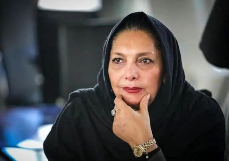 انتقاد تند منیژه حکمت برنامه‌های تلویزیون و پلتفورم‌ها