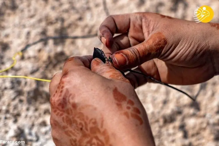 (عکس) اولین زن مین‌روب در یمن