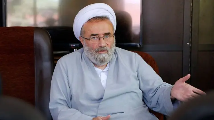 ظریف را با دست بسته به اقیانوس می‌فرستیم و انتظار شنا داریم