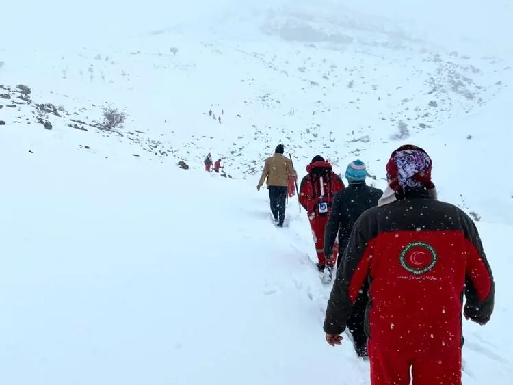 کشف دو جسد یخ‌زده در کوه‌های عجب‌شیر