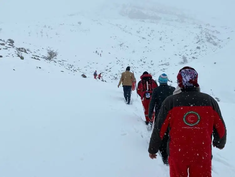 کشف دو جسد یخ‌زده در کوه‌های عجب‌شیر