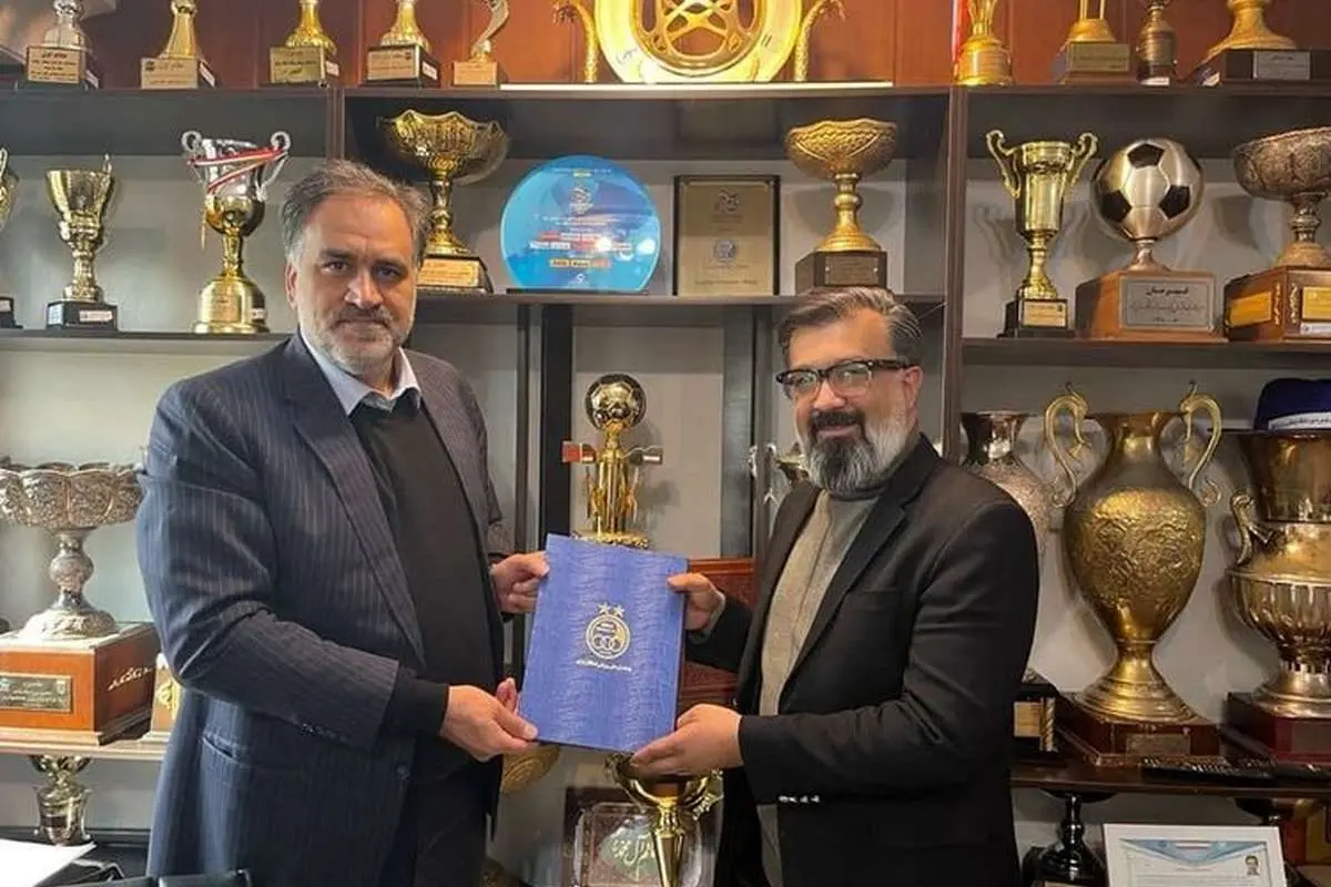 (عکس) توهین زننده معاون استقلال به پرسپولیس 