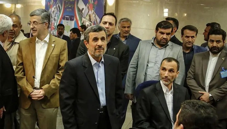 بگم بگم به درون خانواده احمدی نژادی‌ها رسید