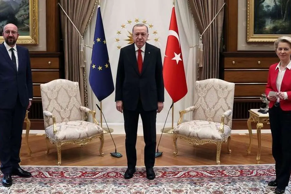 (ویدئو) اردوغان رئیس کمیسیون اروپا را تحقیر کرد