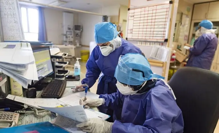 هجوم بیماران کرونایی به بیمارستان‌ها؛ در تهران روزانه ۱۰۰۰نفر بستری می‌شوند