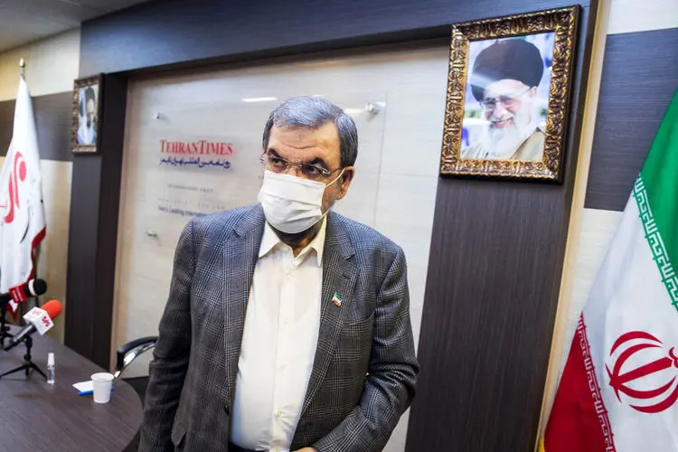 محسن رضایی: روحانی زمین سوخته تحویل می‌دهد