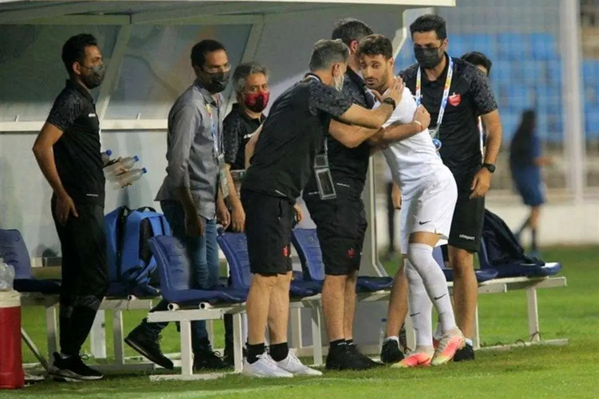 (عکس) شجاع خلیل زاده در عکس تیمی پرسپولیس!