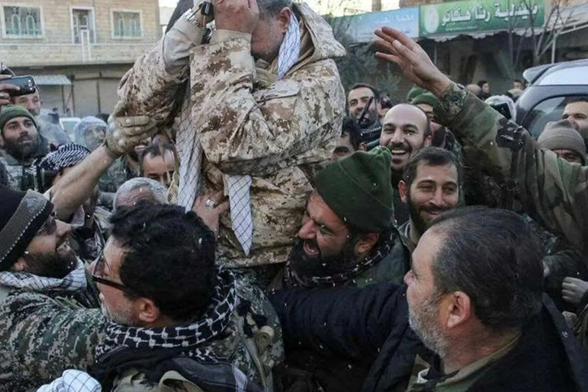 تصاویری از سردار حقبین پس از آزادسازی «نبل و الزهرا»