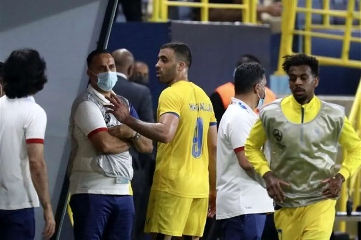 حرکت غیراخلاقی مهاجم جنجالی النصر در دیدار با فولاد