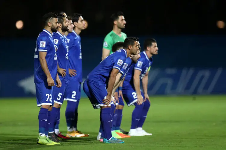 استقلال یک پله سقوط کرد، ولی بالاتر از پرسپولیس ایستاد