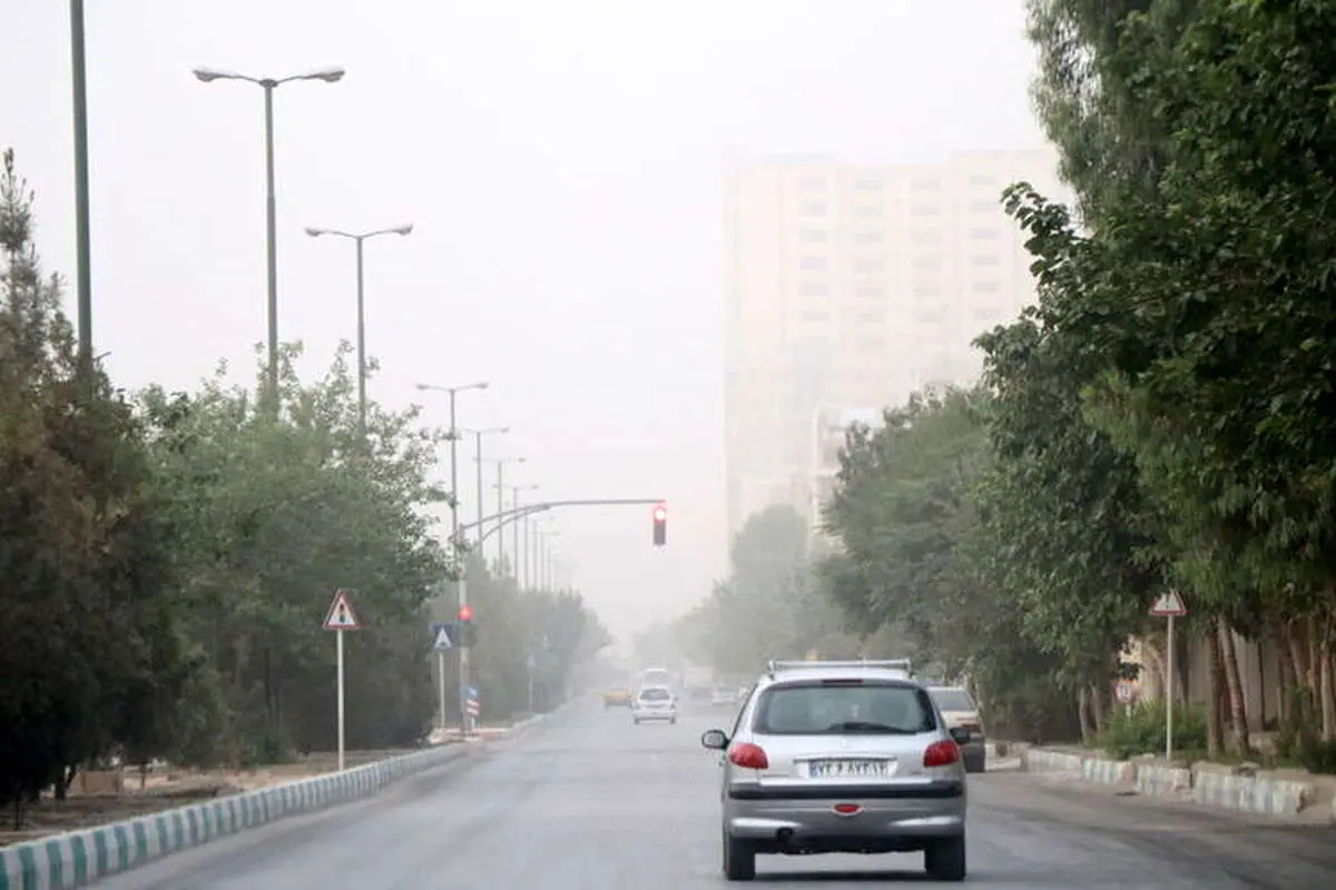 خیزش گرد و خاک در ۱۳ استان