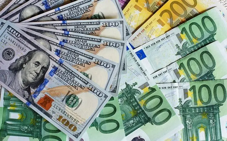 قیمت دلار و یورو امروز دوشنبه ششم اردیبهشت ۱۴۰۰