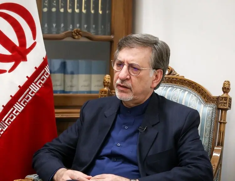 سخنان ظریف را برای منافع خود توهین به سردار سلیمانی جلوه می‌دهند