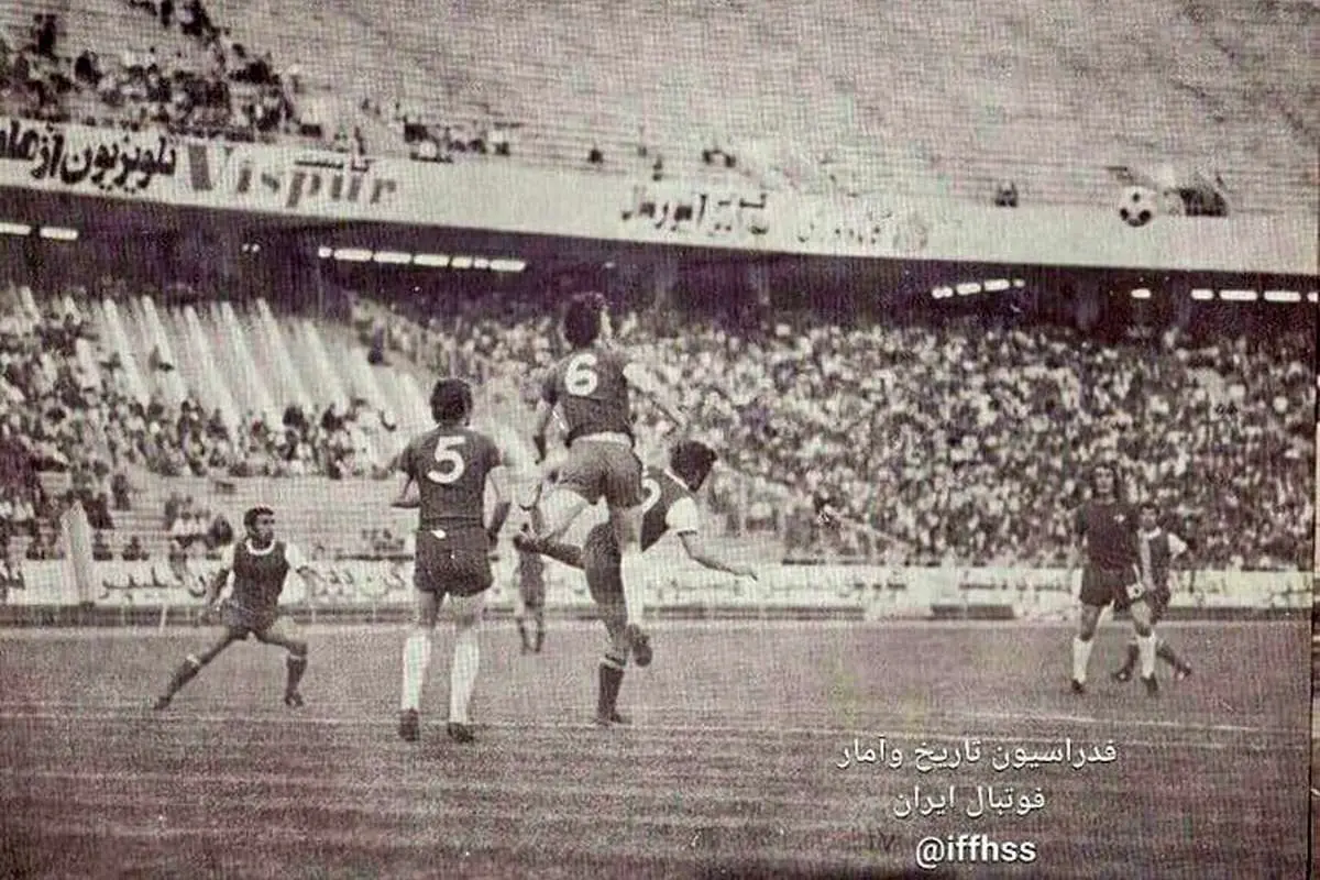 (عکس) تقابل پرسپولیس و چلسی در ورزشگاه آزادی!
