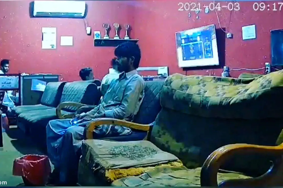 (ویدئو) سرقت مسلحانه از ویدئو کلوپ در چابهار