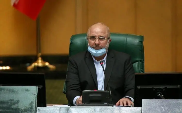 قالیباف: ابرقدرت‌ها زانو می‌زنند، اما مردم در صف مرغ هستند